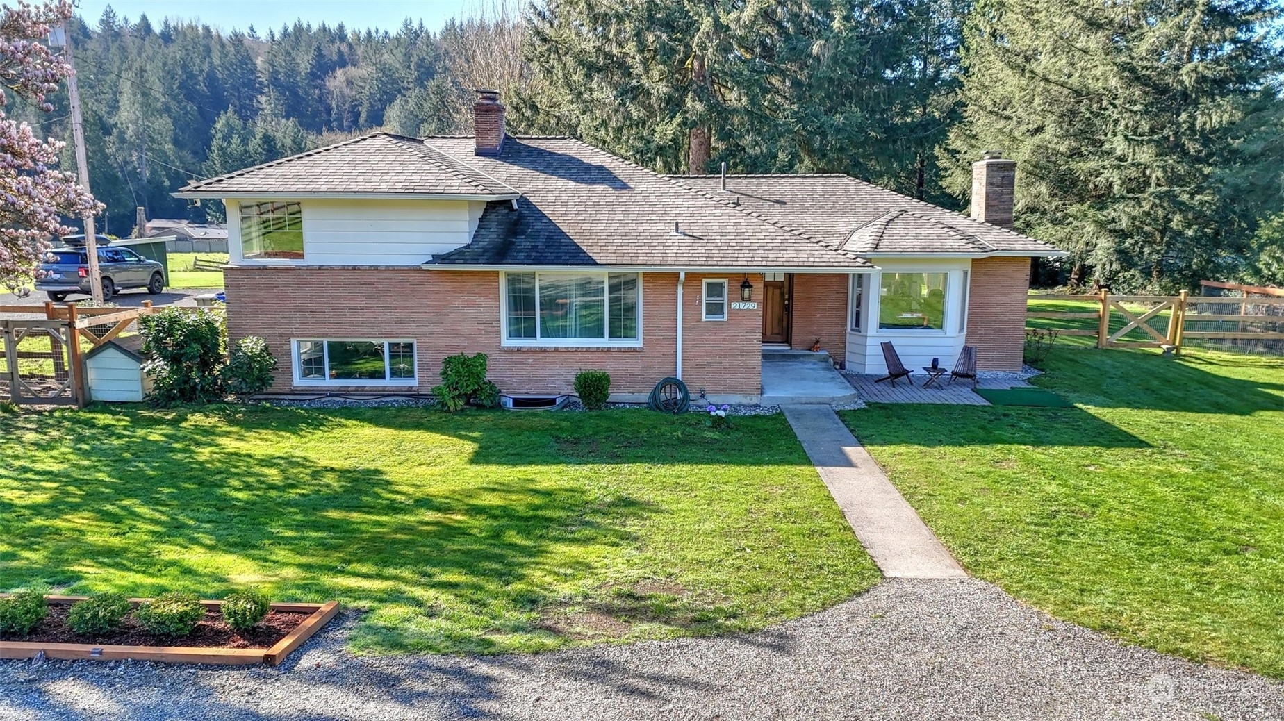 Property Photo: 21729 SE May Valley Road WA 98027