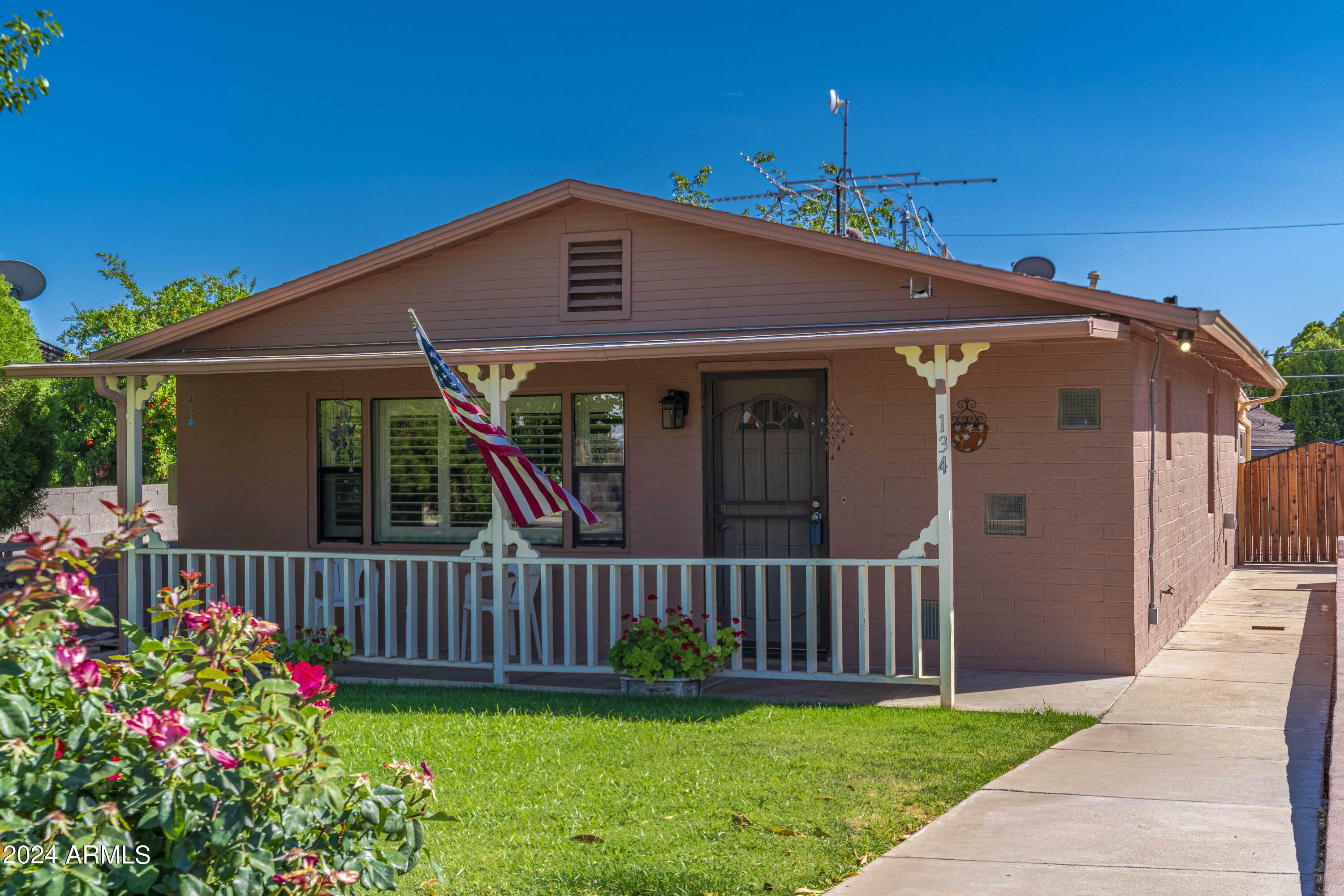 Property Photo:  134 N Adams Street  AZ 85390 