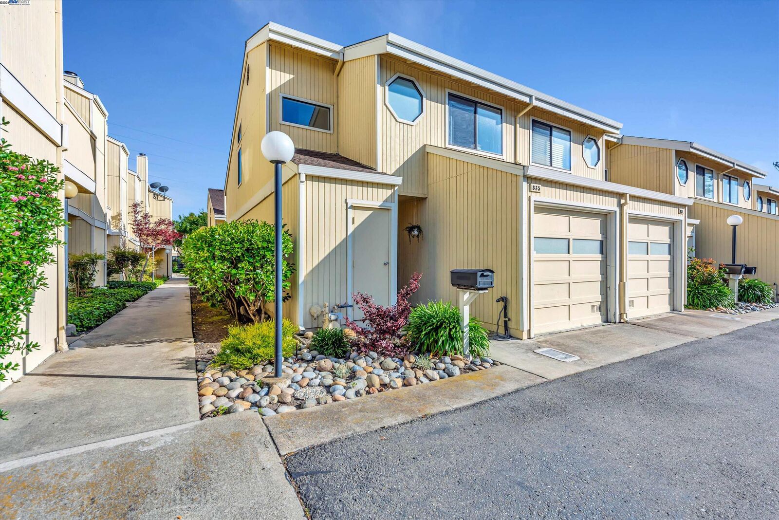 Property Photo: 835 Challenger Way CA 94544
