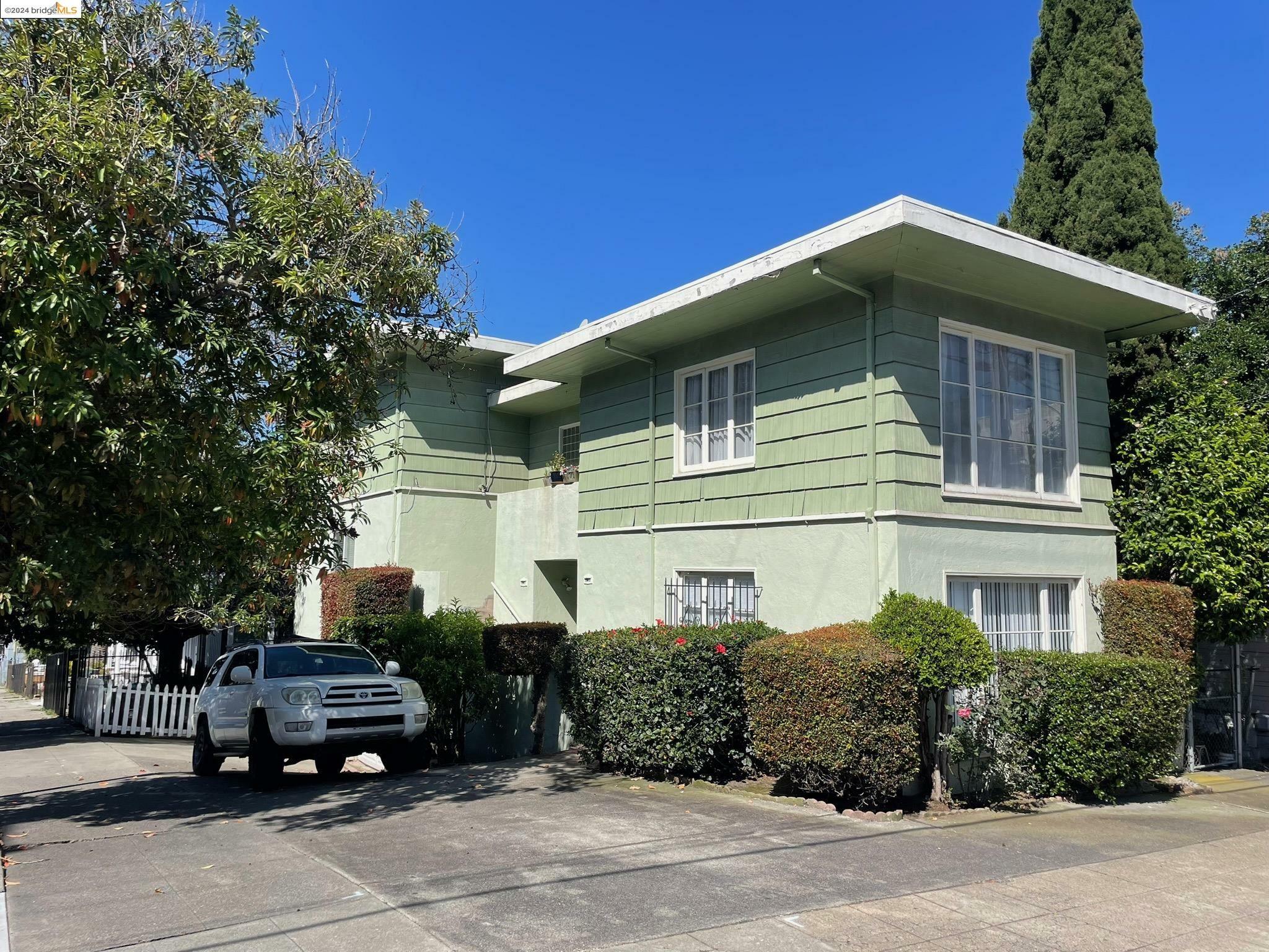 Property Photo:  1843 7th Ave  CA 94606 