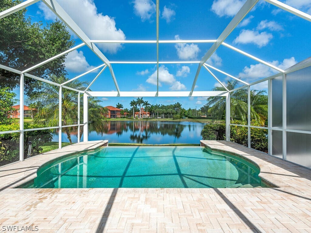 Property Photo:  6521 Castlelawn Place  FL 34113 