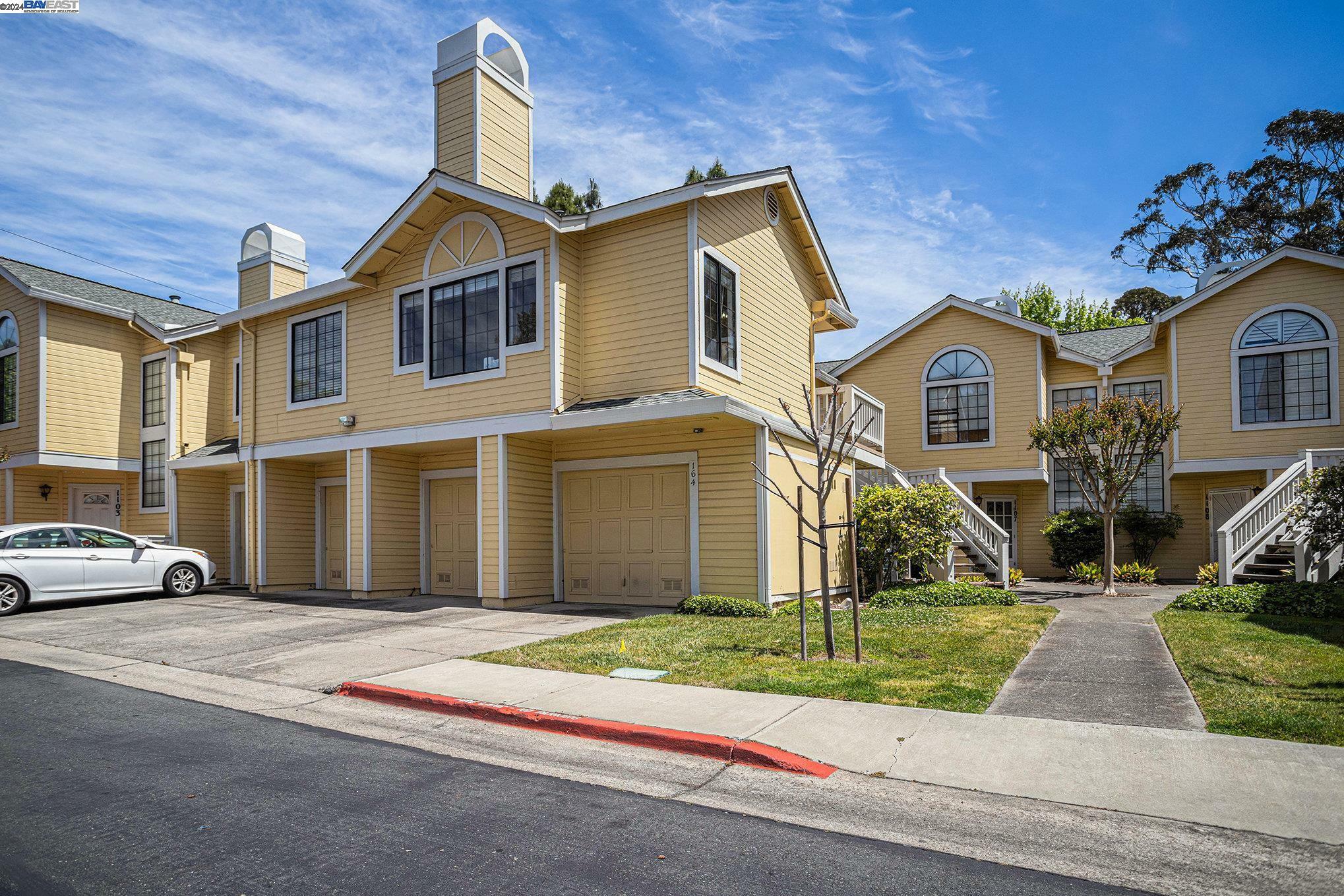 Property Photo: 1104 Devonwood CA 94547