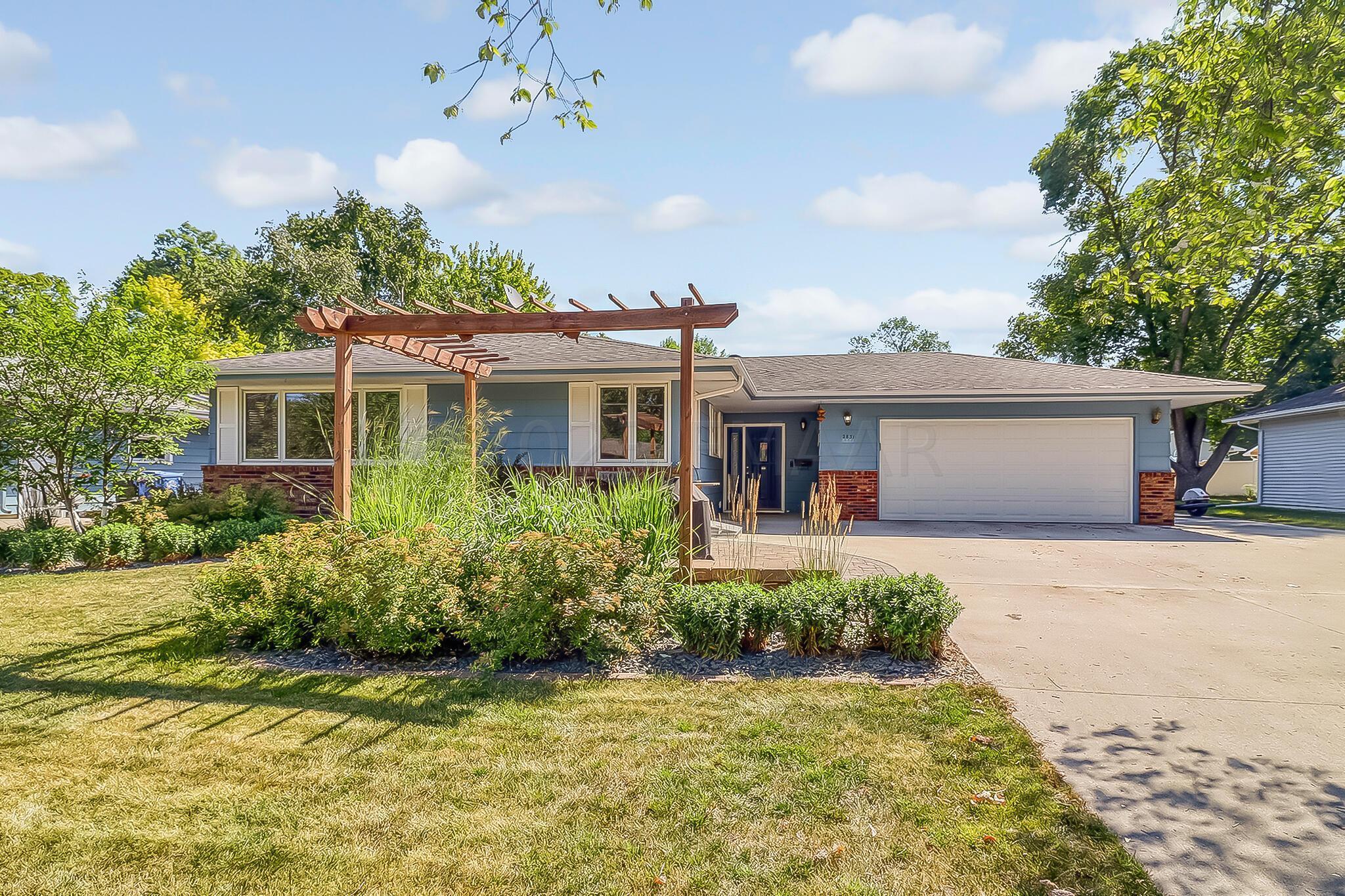 Property Photo: 2831 Elm Street N ND 58102