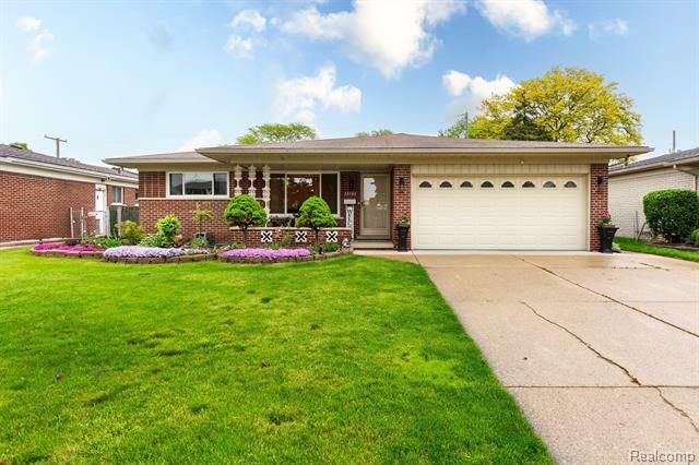 Property Photo:  33706 Elford Drive  MI 48312 