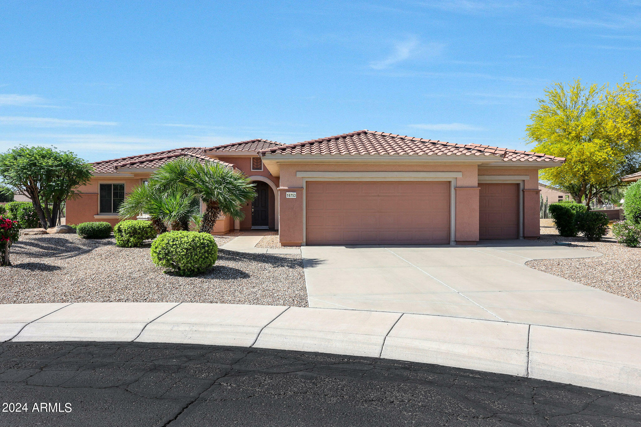 Property Photo:  16753 W Palisade Trail Lane  AZ 85387 