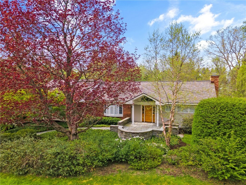 Property Photo:  110 Highgate Place  NY 14850 