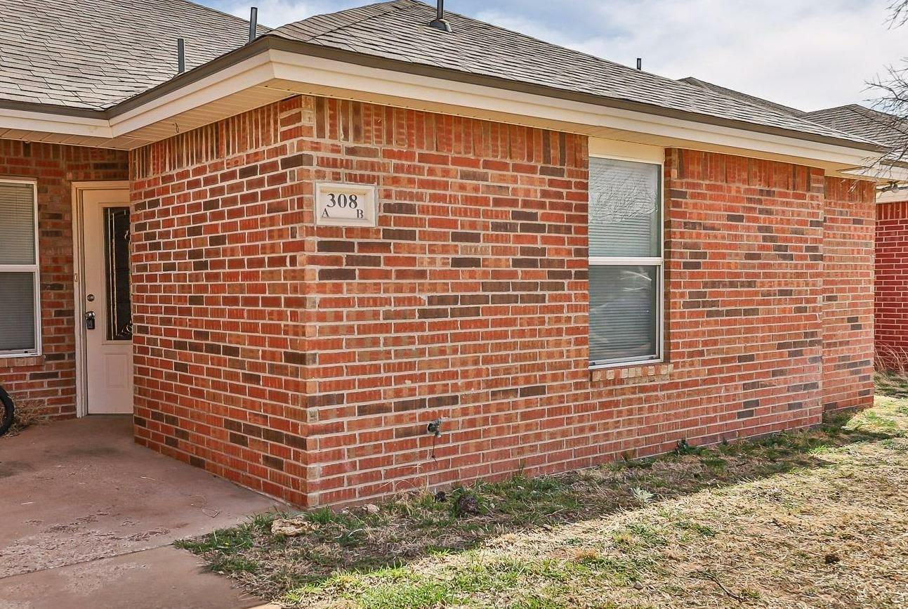 Property Photo:  308 N Clinton Avenue  TX 79416 