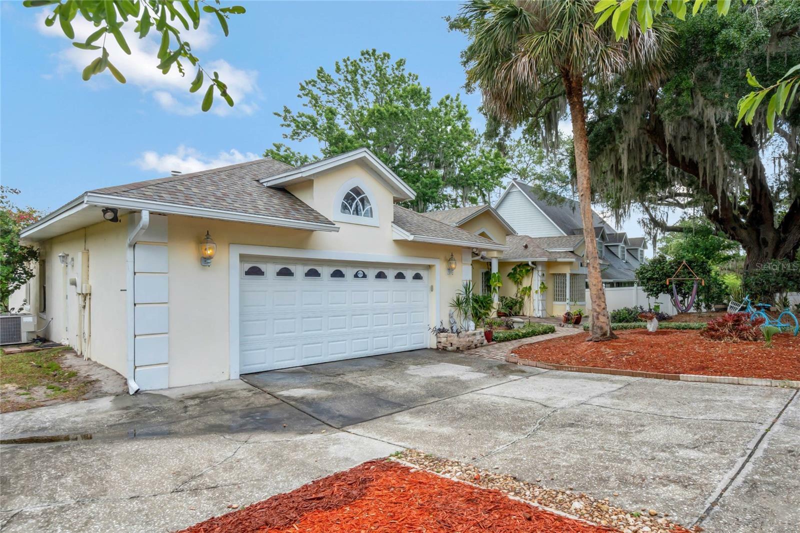 Property Photo:  2506 Johio Shores Road  FL 34761 