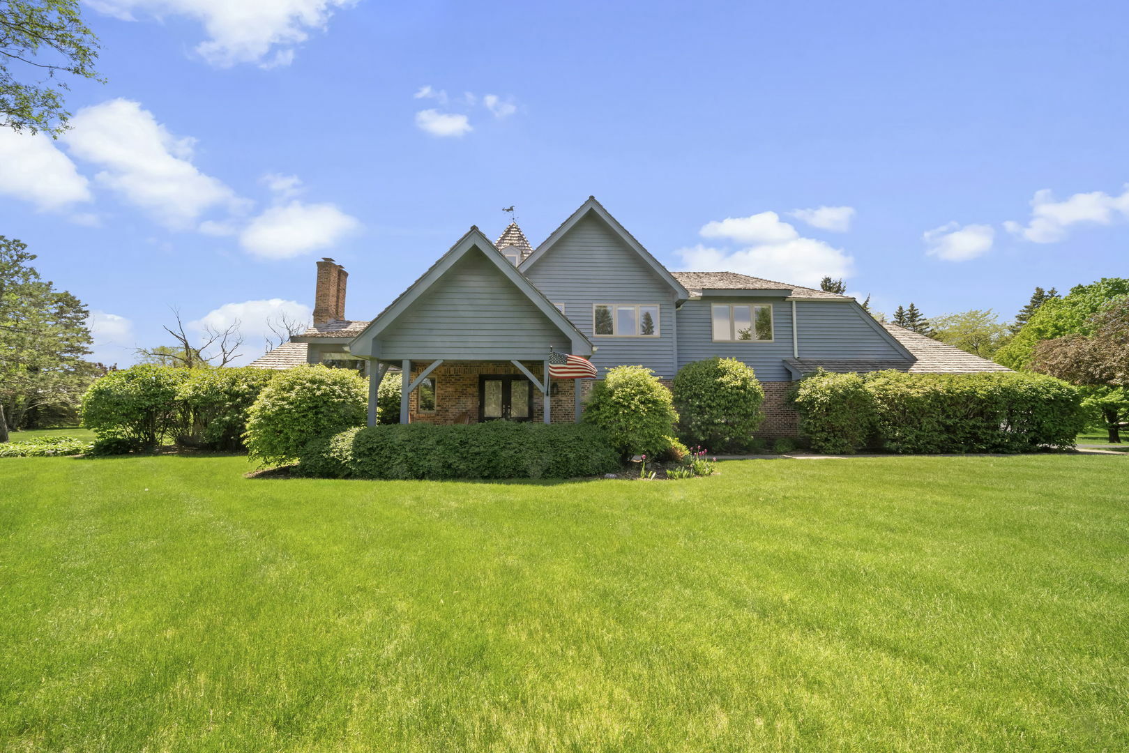 Property Photo:  22 Old Barn Road  IL 60047 