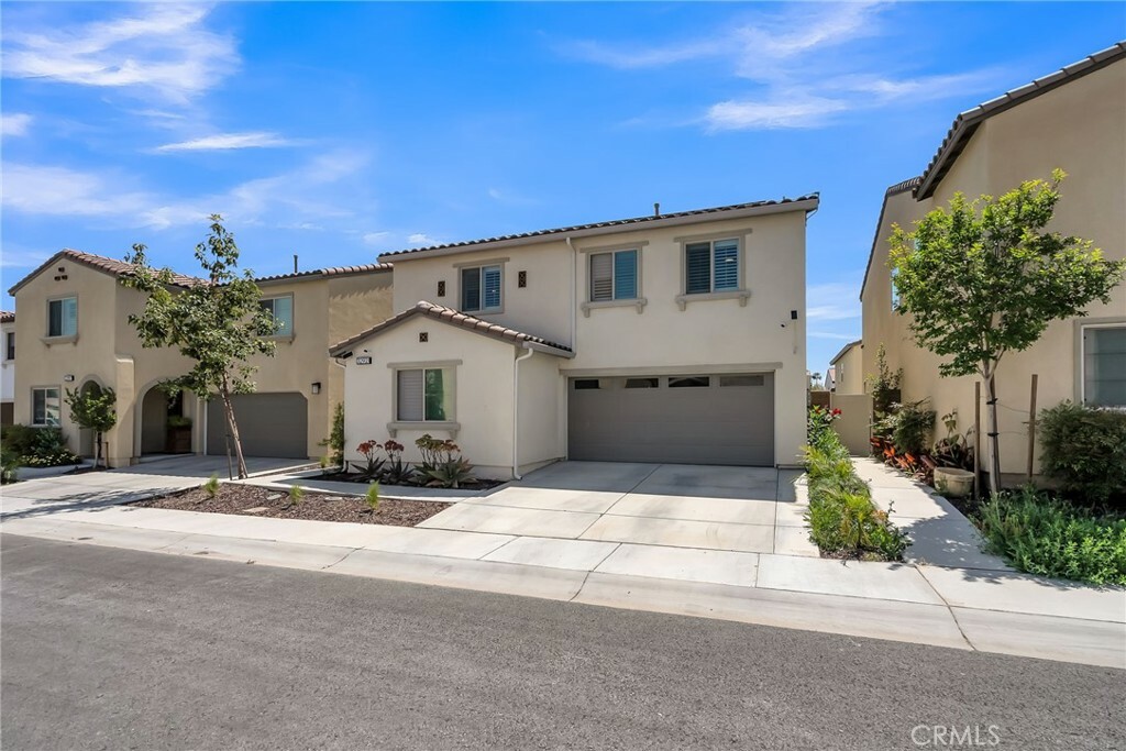 Property Photo:  32921 Middlegate Place  CA 92530 