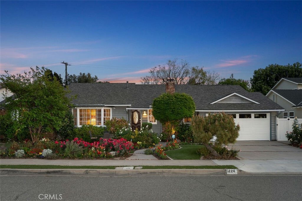 Property Photo:  1224 E Orange Grove Avenue  CA 92867 