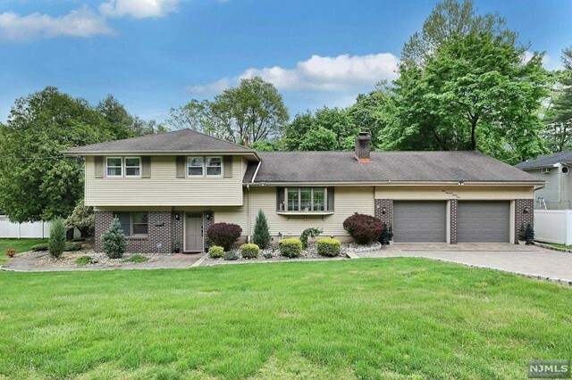 Property Photo: 431 Briarwood Lane NJ 07647