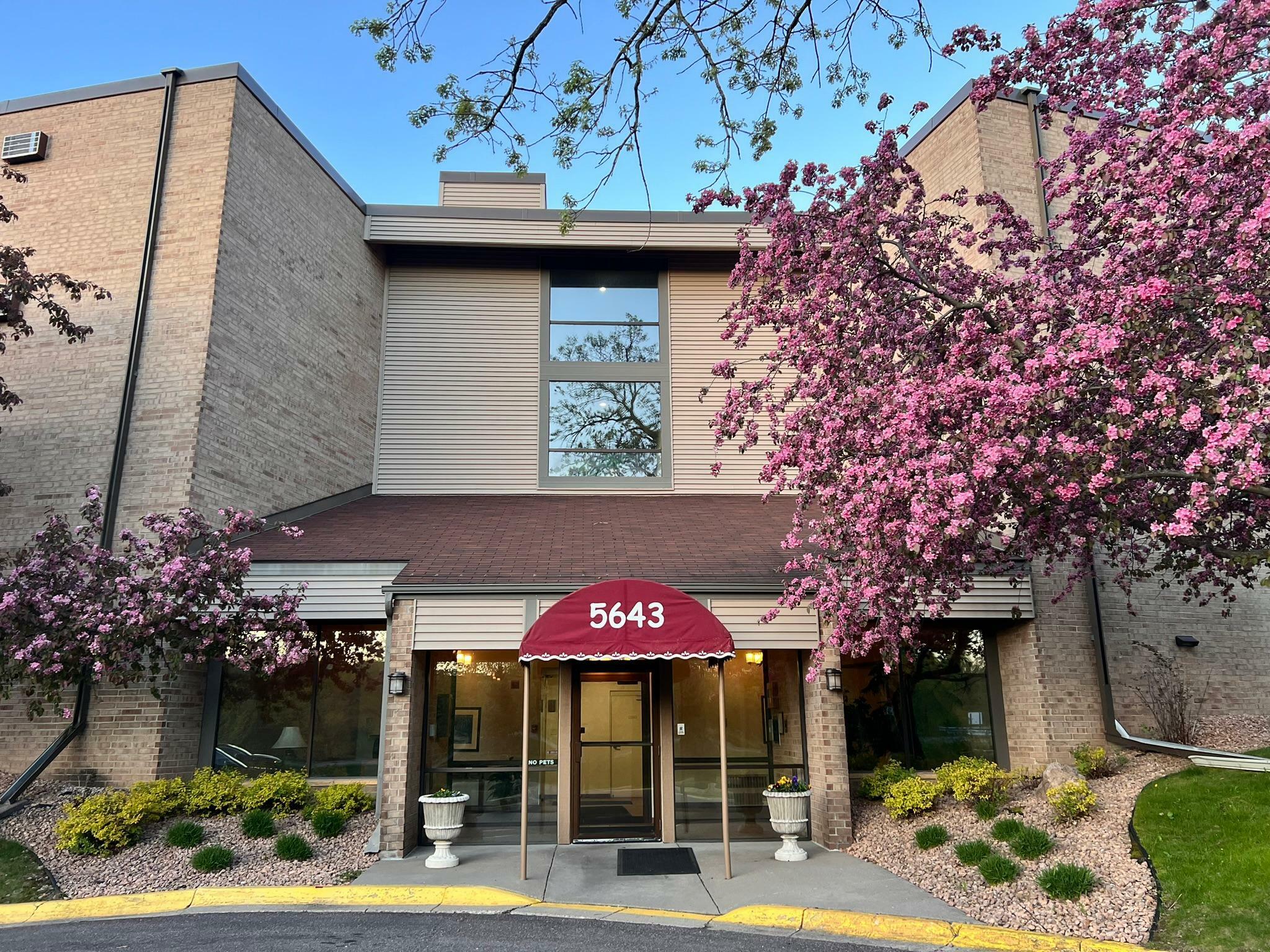 Property Photo: 5643 Green Circle Drive 102 MN 55343