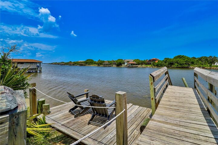 Property Photo: 70 River Trail Drive FL 32137