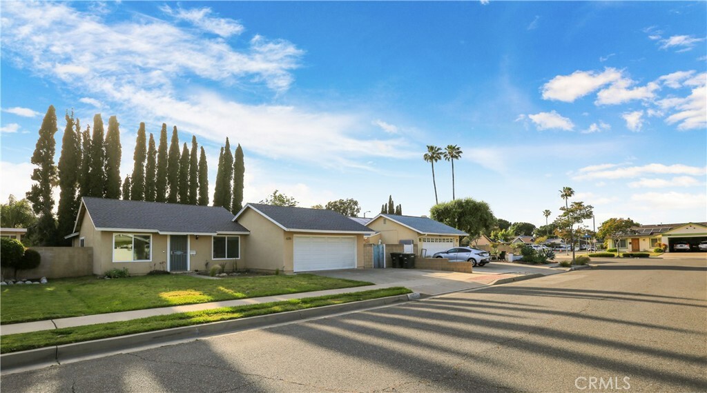 Property Photo:  670 N Markwood Street  CA 92867 