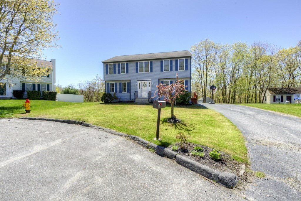 Property Photo:  8 High Rock Ln  MA 01609 