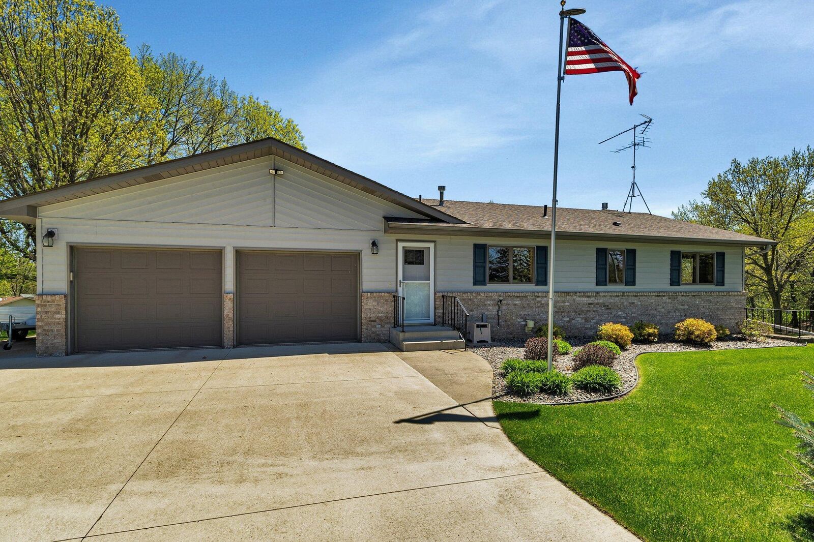 Property Photo: 20421 Fruitwood Road MN 56368