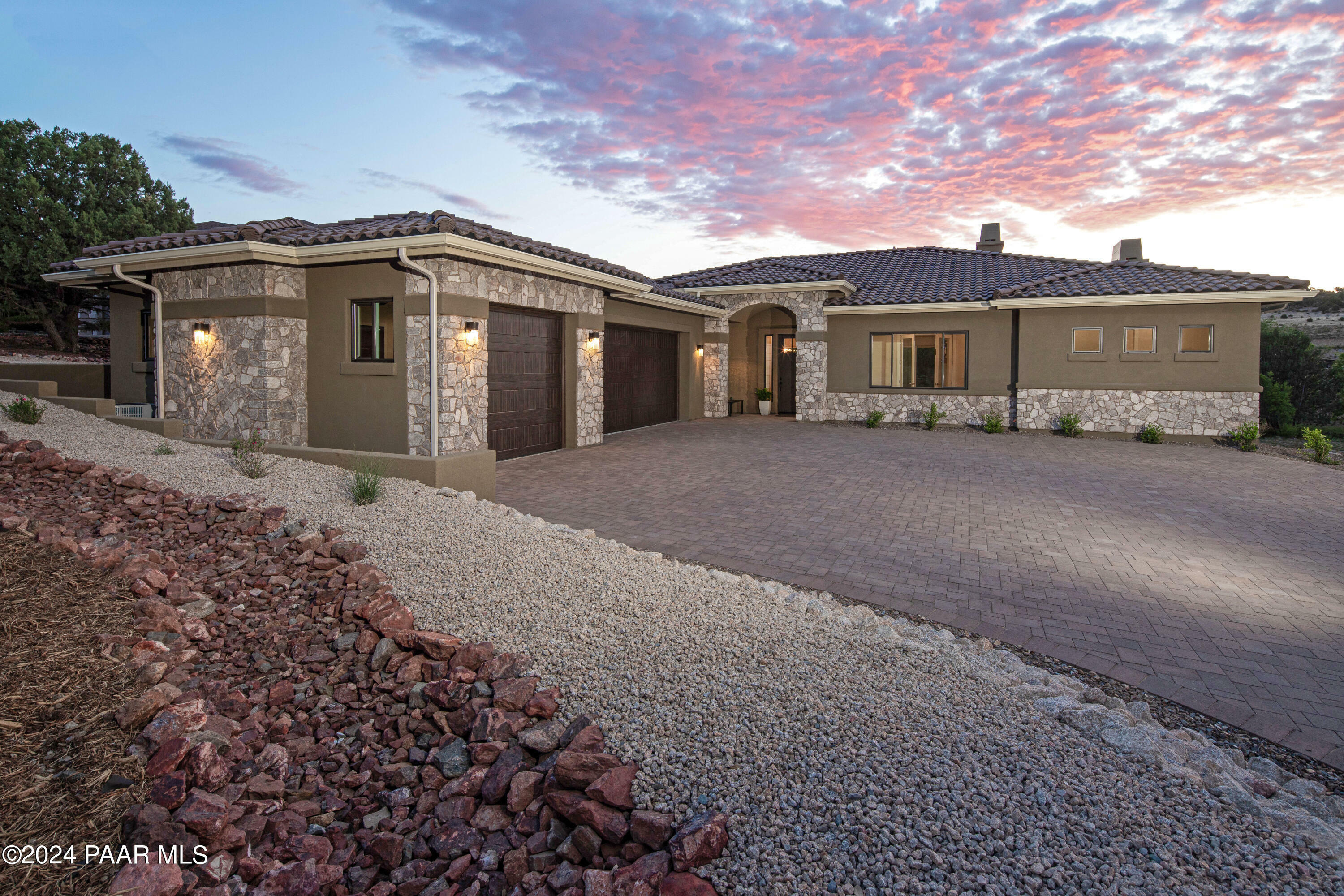 Property Photo:  10 S Woodridge Way  AZ 86303 