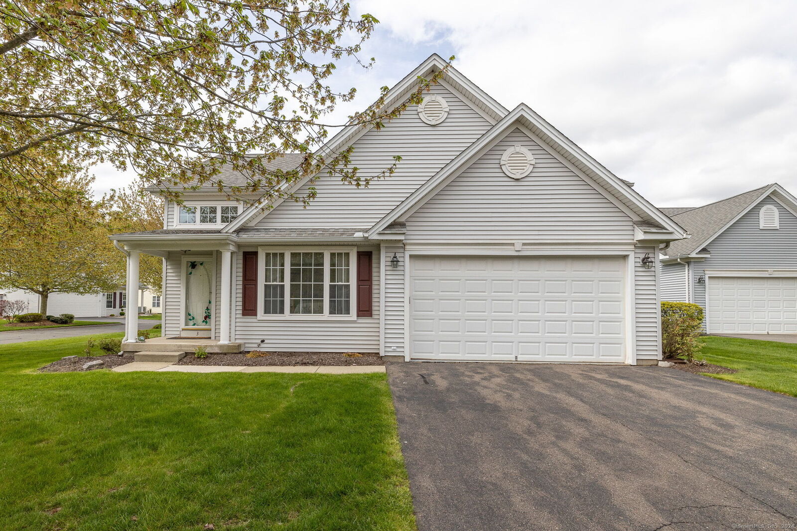Property Photo: 3 Summit Circle CT 06029