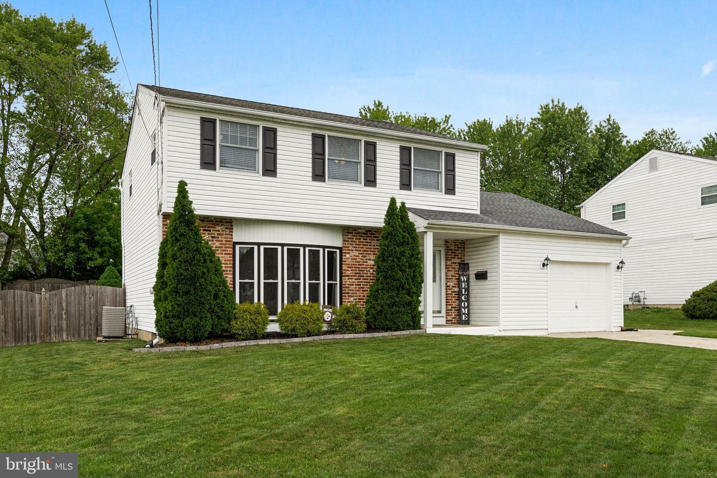 Property Photo:  112 Saddle Ridge Road  NJ 08043 