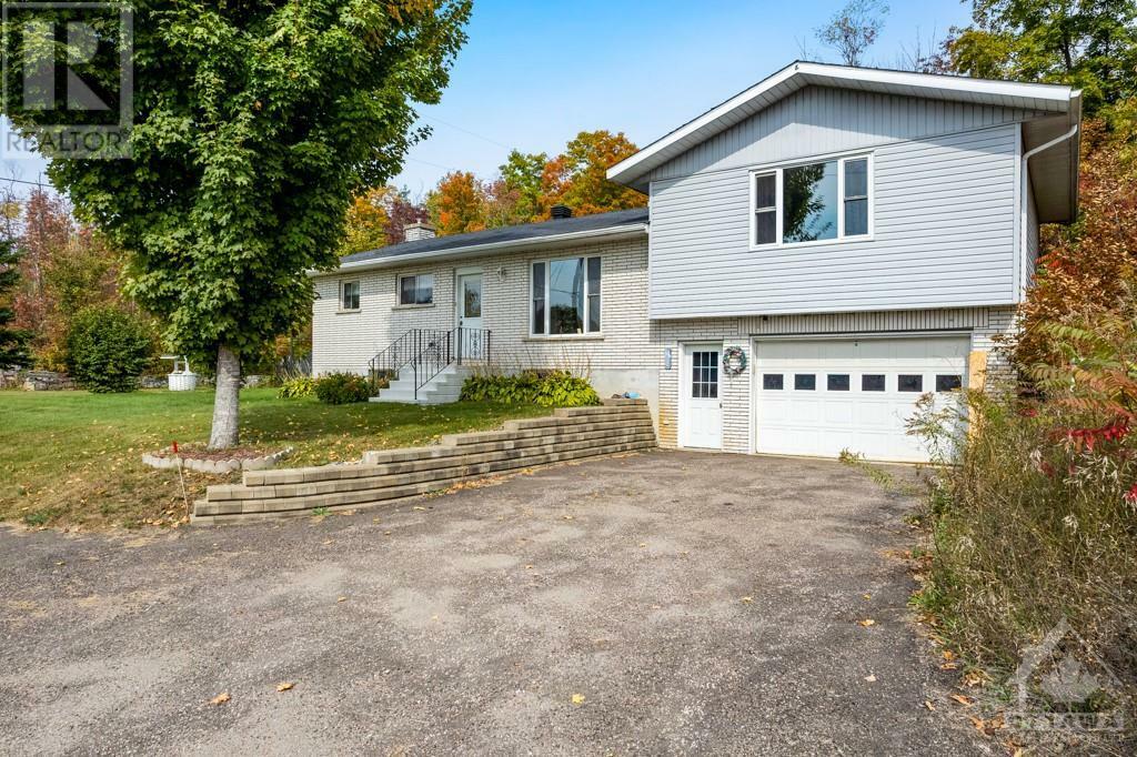 Property Photo:  4188 Elphin Maberly Road  ON K0H 2C0 