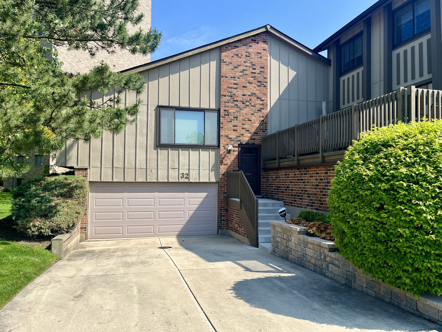 Property Photo: 32 Portwine Road IL 60527