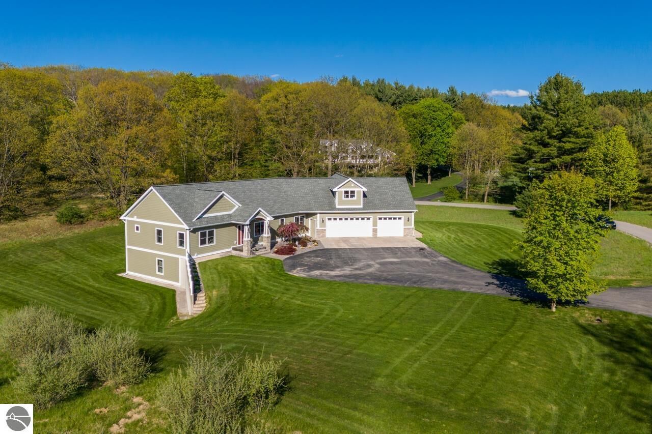 House for sale in Traverse City 7650 Foxwood Drive, Traverse City, MI