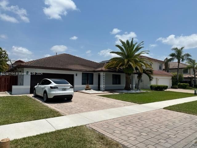 Property Photo: 15467 SW 146th Ter FL 33196
