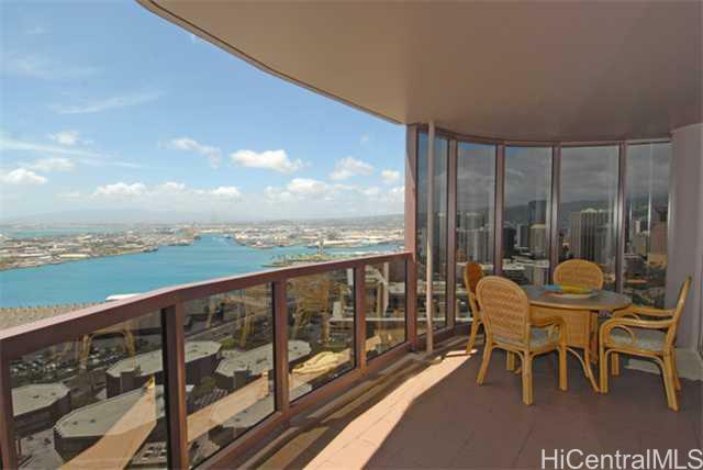 Property Photo:  425 South Street Mauka/ 3504  HI 96813 