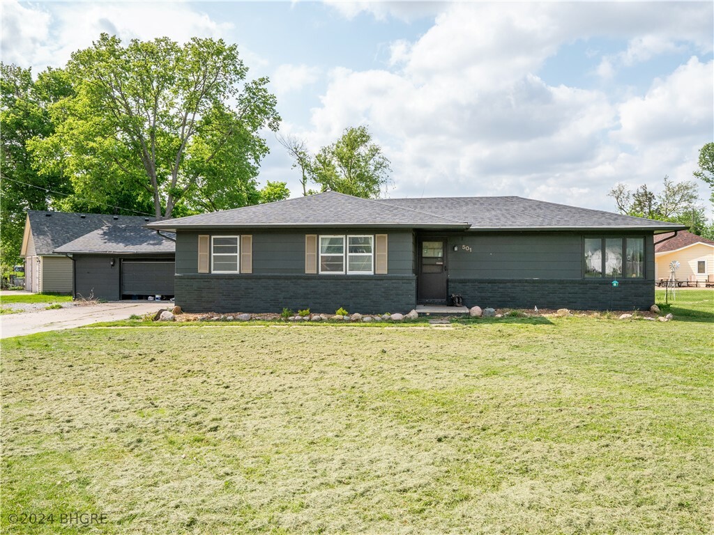 Property Photo:  501 N 2nd Avenue  IA 50124 