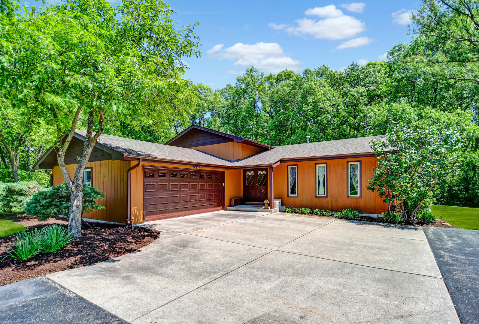 Property Photo: 17342 Bluff Road IL 60439