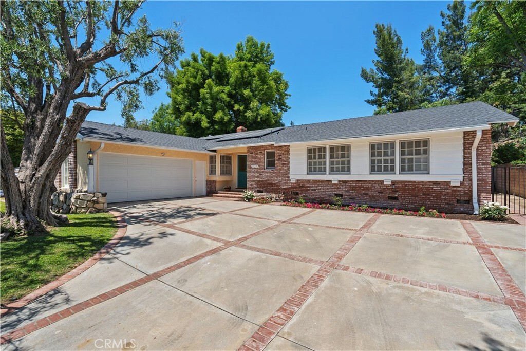 Property Photo:  23309 Community Street  CA 91304 