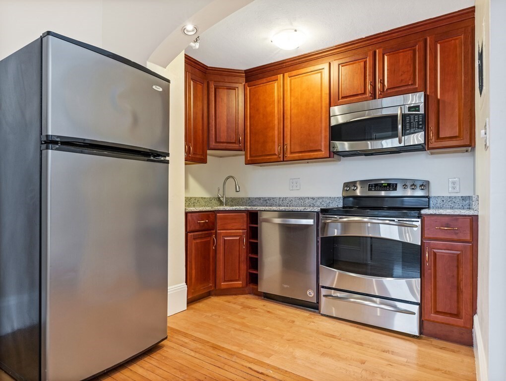 Property Photo: 394 Marlborough Street 9 MA 02115
