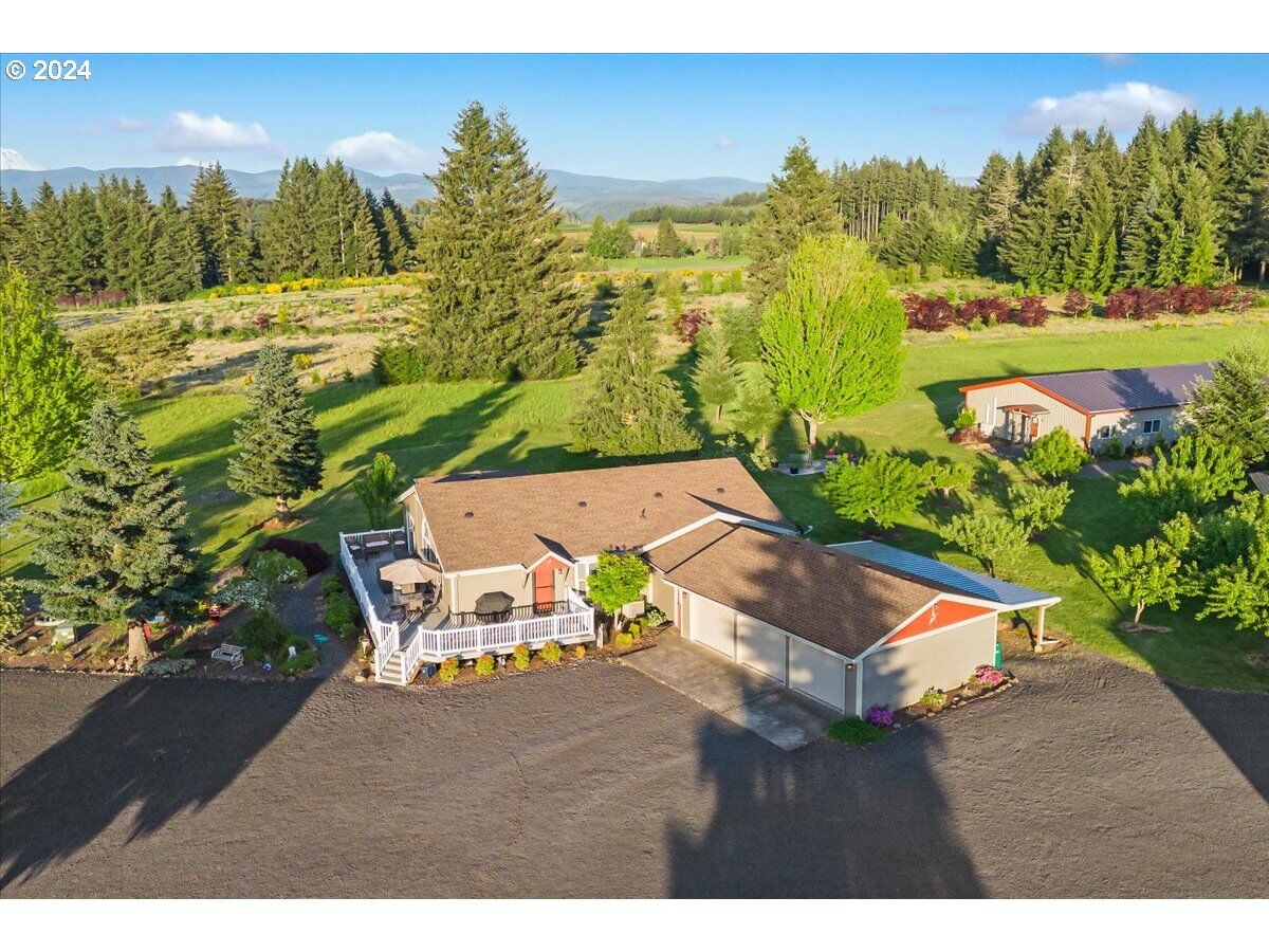 Property Photo: 25970 S Wallens Rd OR 97023