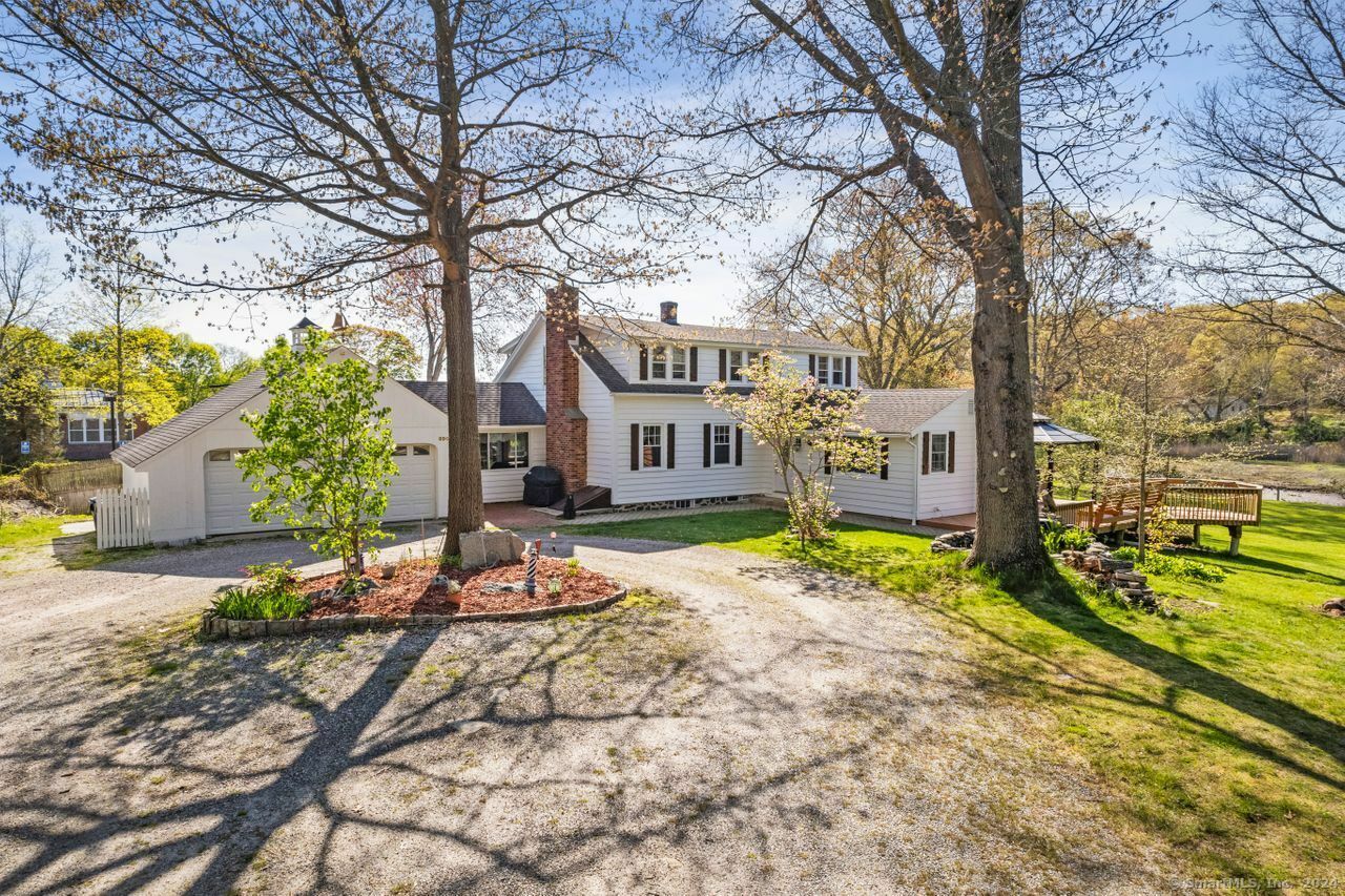 Property Photo:  890 Boston Post Road  CT 06498 