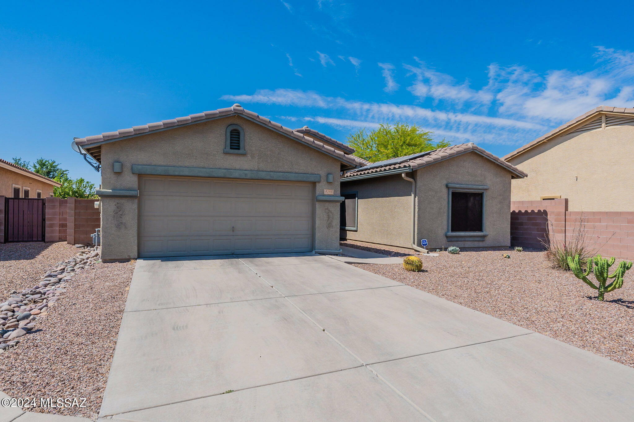 Property Photo:  8265 N Rocky Brook Drive  AZ 85743 