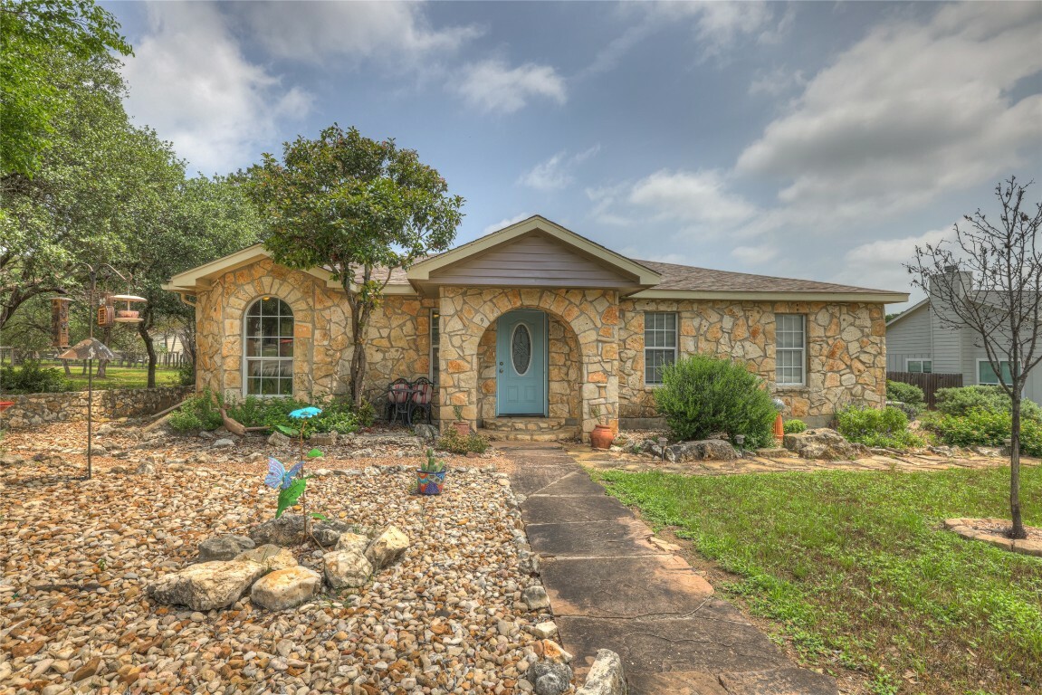 Property Photo:  9 Woodhollow Way  TX 78676 