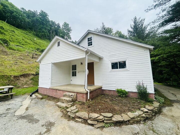 Property Photo: 79 Hwy 1482 KY 40972