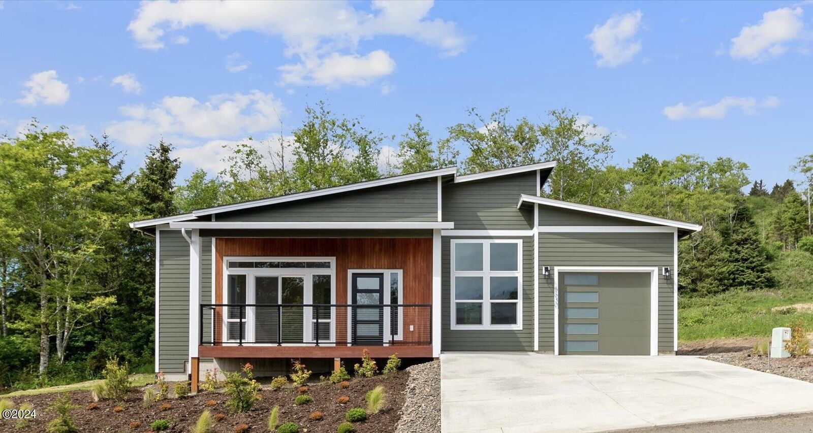 Property Photo:  5630 Valhalla Drive  OR 97149