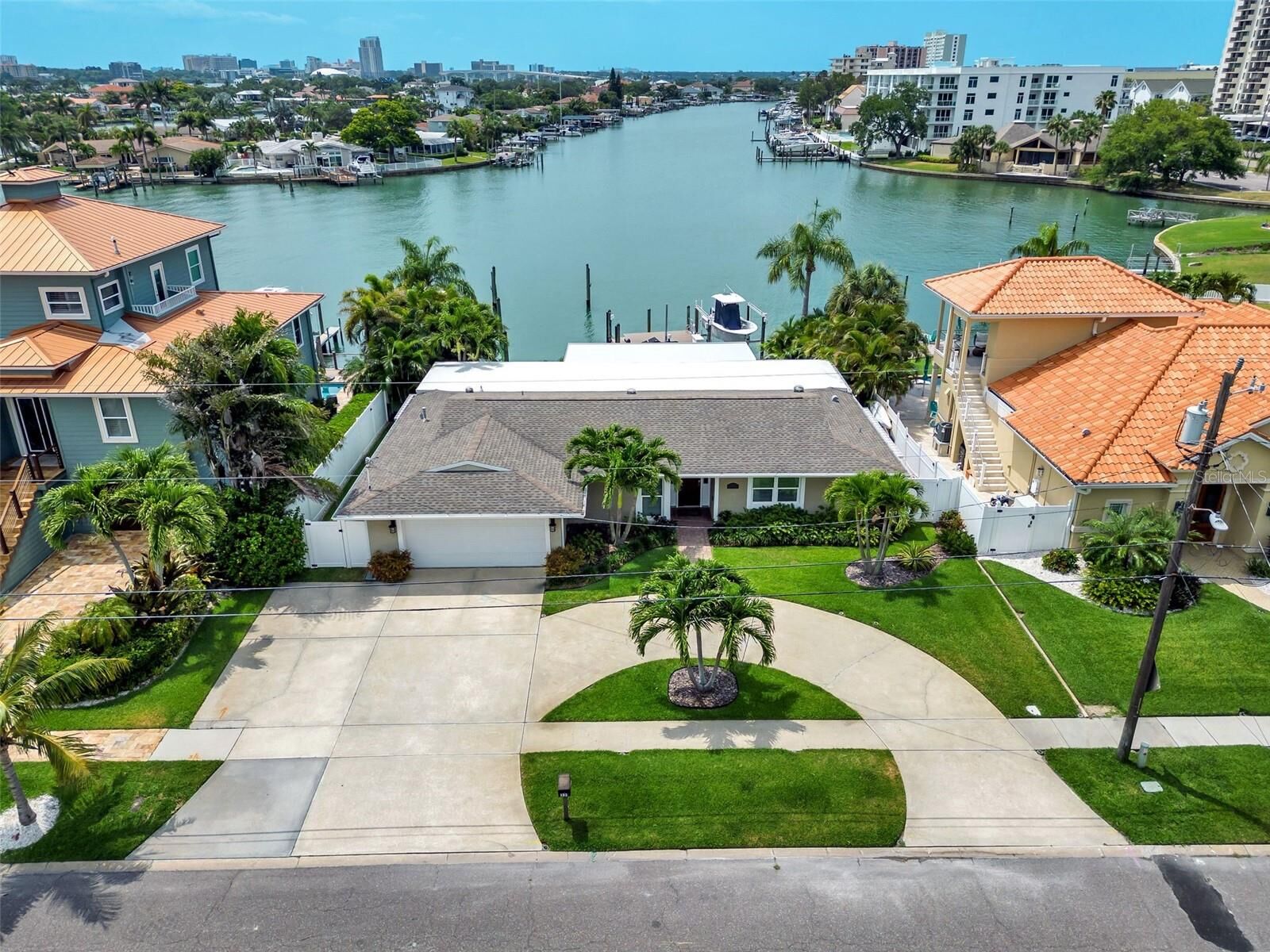 Property Photo:  331 Palm Island SE  FL 33767 