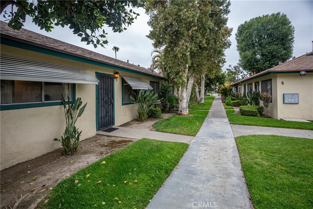 Property Photo:  1152 N West Street 53  CA 92801 