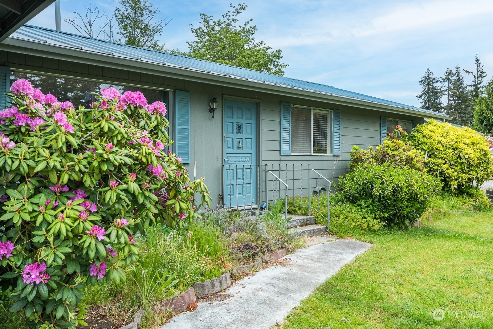 Property Photo:  250 Mackenzie Drive  WA 98282 