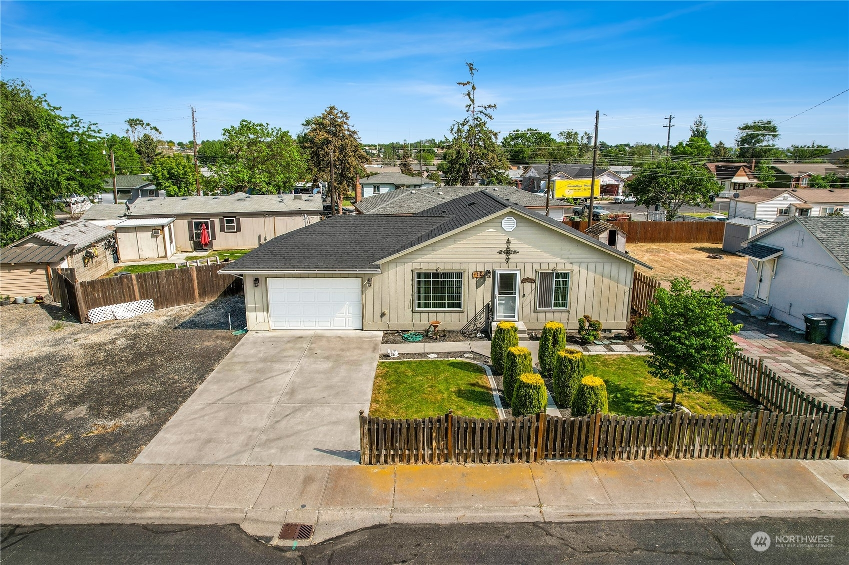 Property Photo:  2125 W Neppel Street  WA 98837 