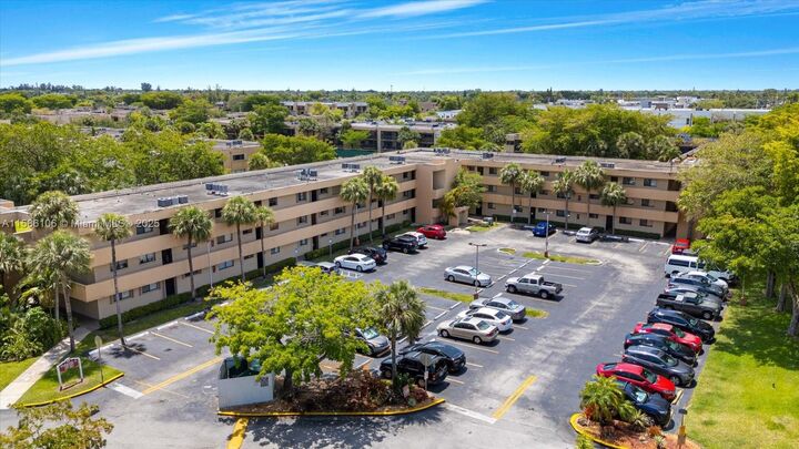 Property Photo: 8415 SW 107th Ave 335W FL 33173