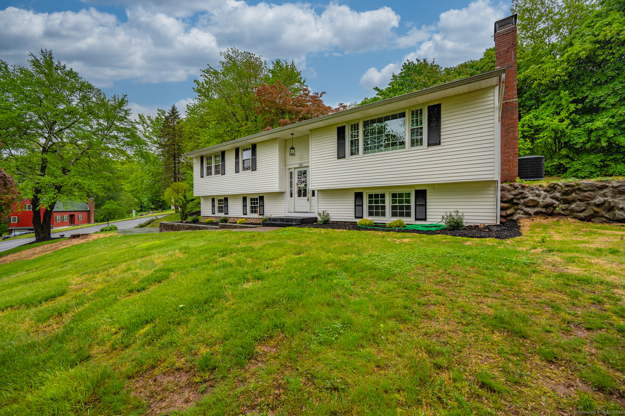 Property Photo:  