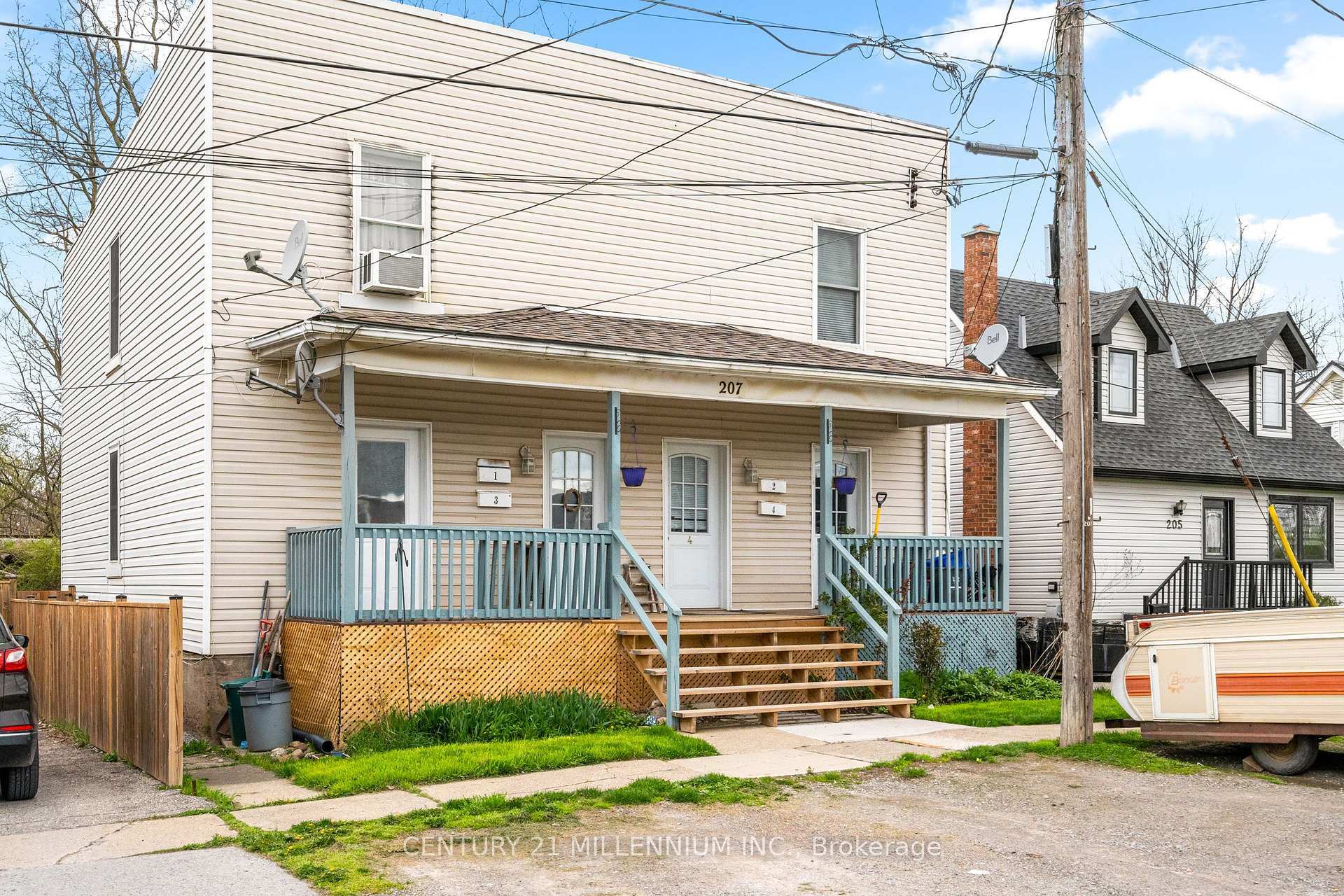 Photo de la propriété: 207 Beaver St ON L2V 1B8