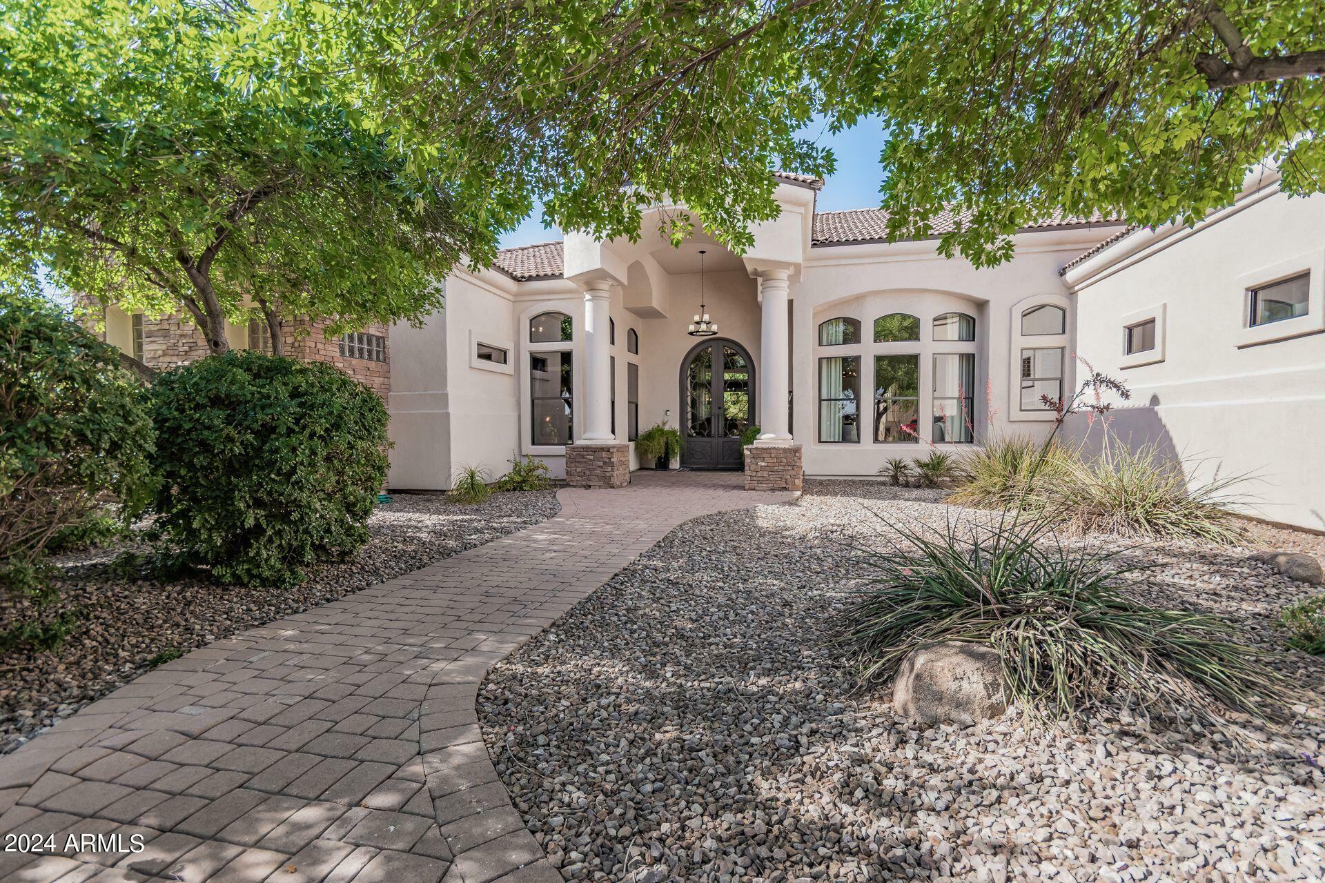 Property Photo:  2816 E Clark Drive  AZ 85297 