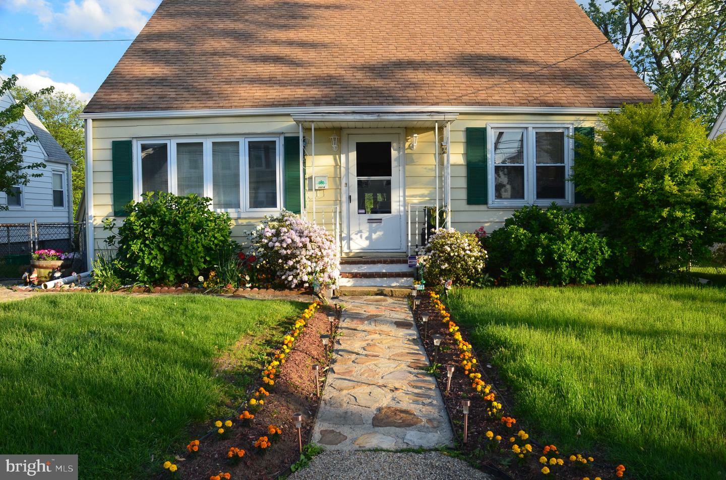 Property Photo:  205 W Federal Street  NJ 08016 