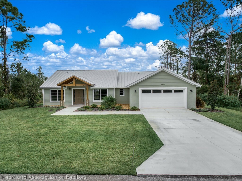 Property Photo:  5500 Savona Drive  FL 33872 