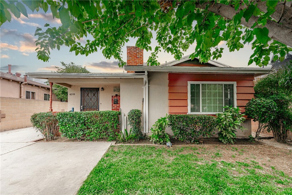 Property Photo:  4208 E 55th Street  CA 90270 